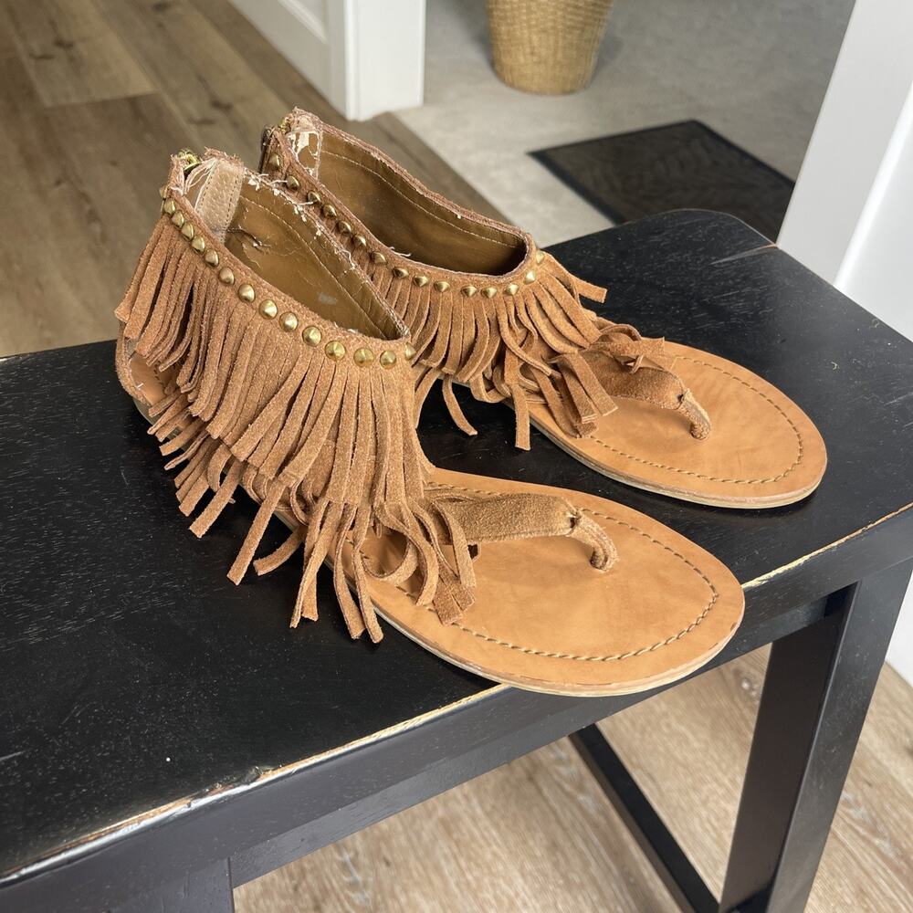 STEVE MADDEN Klingee WOMENS FRINGE Stud SANDALS SIZE 8.5M Festival Flats FLAW